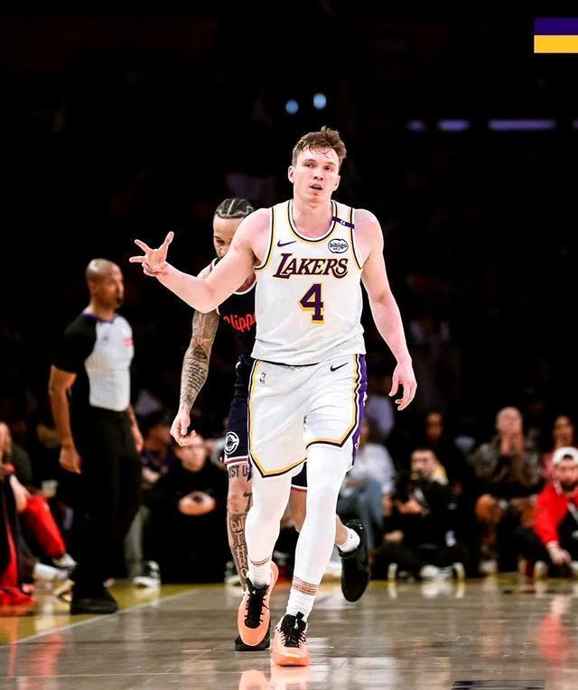 关于湖人豪取六连胜,稳坐西部第一宝座的信息 关于湖人豪取六连胜,稳坐西部第一宝座的信息