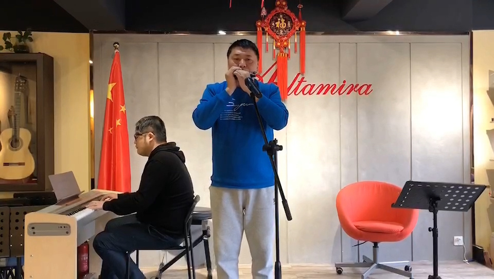 爱尔兰代表团运动员斩获金牌，现场掌声无数的简单介绍
