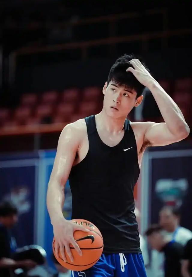 神秘新星逐渐崭露头角,名列前茅继续崛起 神秘新星逐渐崭露头角,名列前茅继续崛起