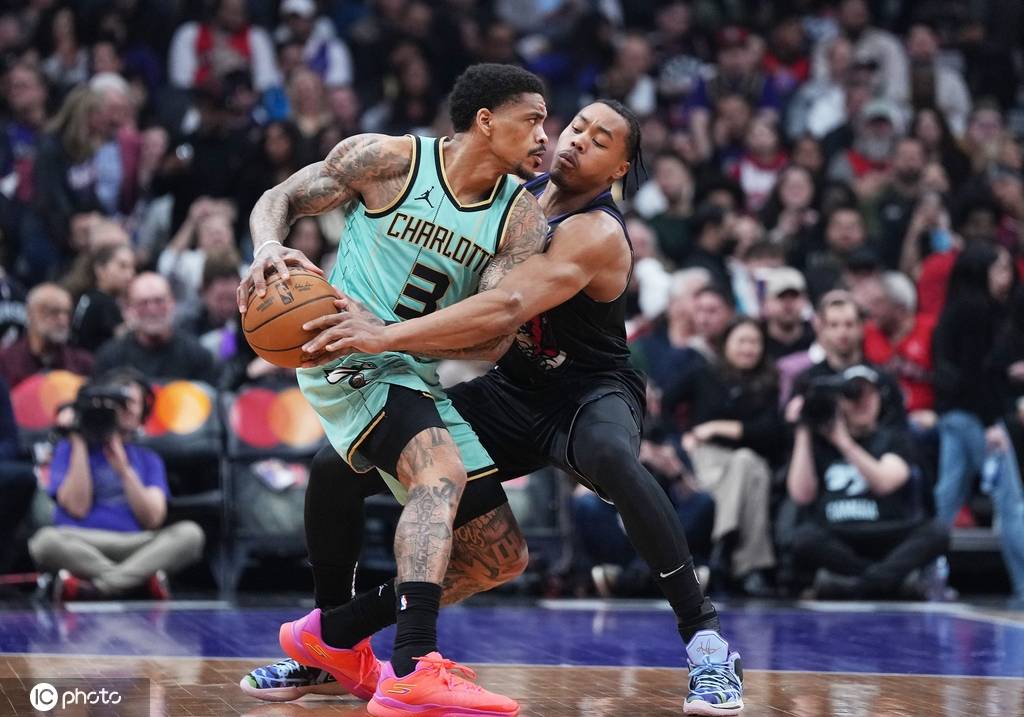 关于猛龙队大胜黄蜂，继续保持东部榜首的信息