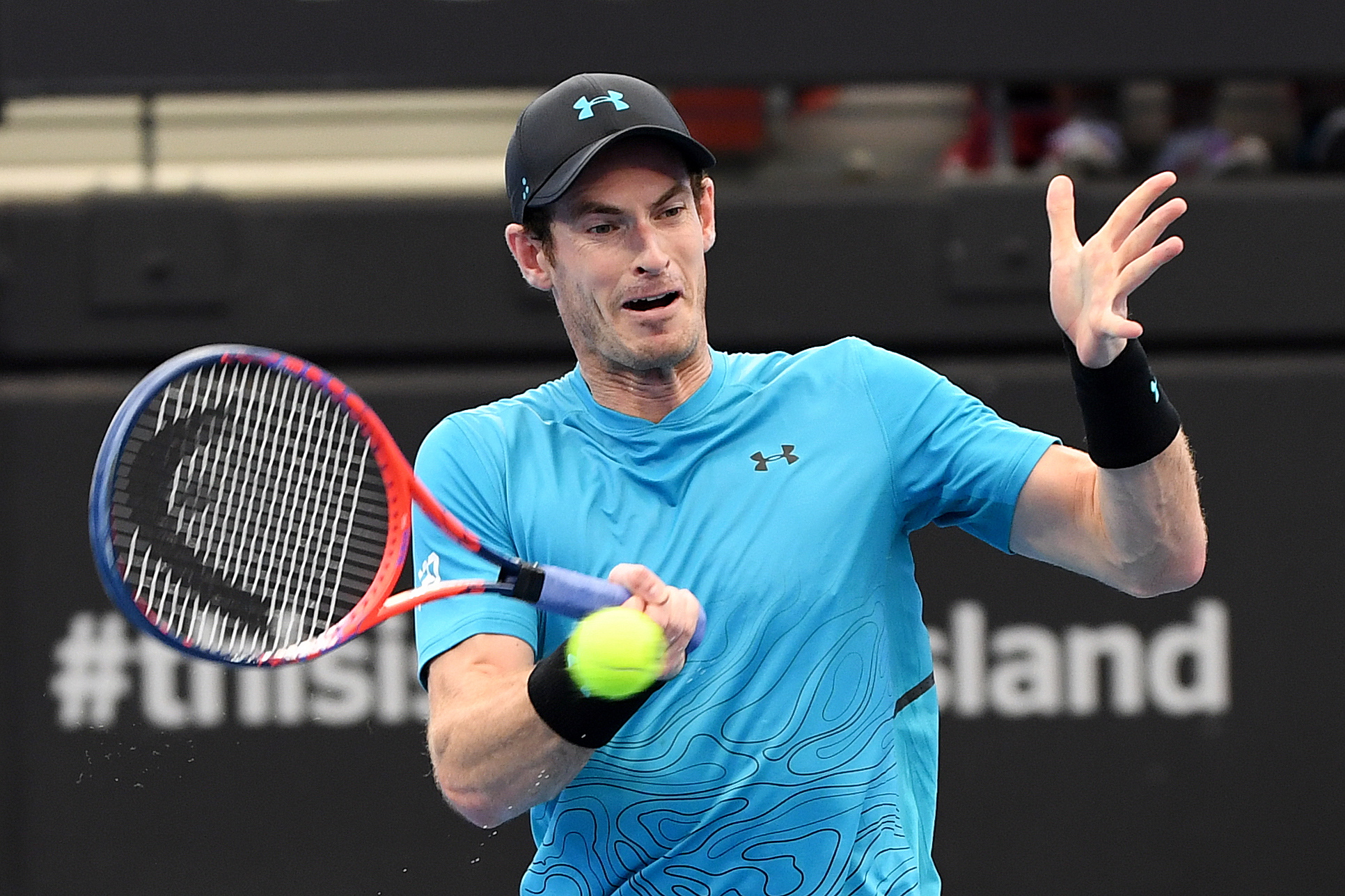 -西班牙网球队力克世界网球队，穆雷绝境逆转的简单介绍