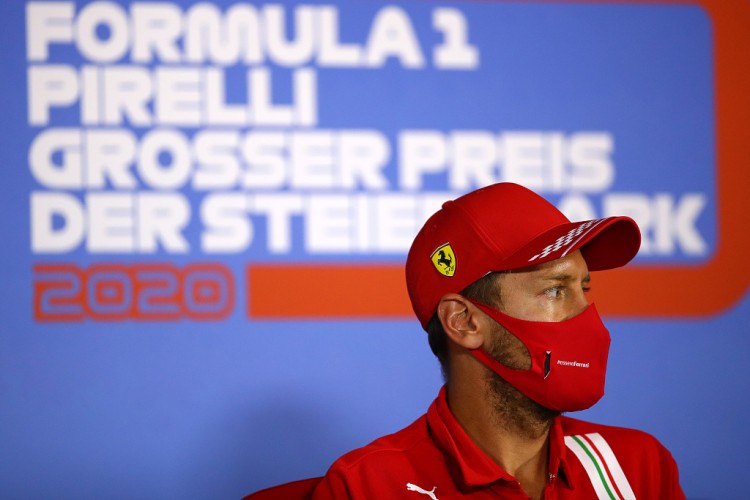 威廉姆斯绝杀阿斯顿马丁，佩雷兹点燃赛场