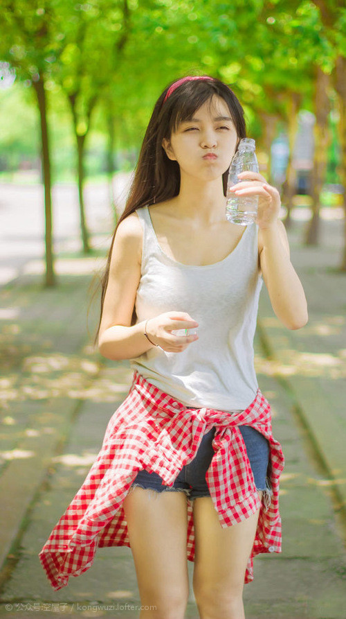 风卷残云，黄蜂掀翻掘金，布克在世界排名战中擎起王朝之柱