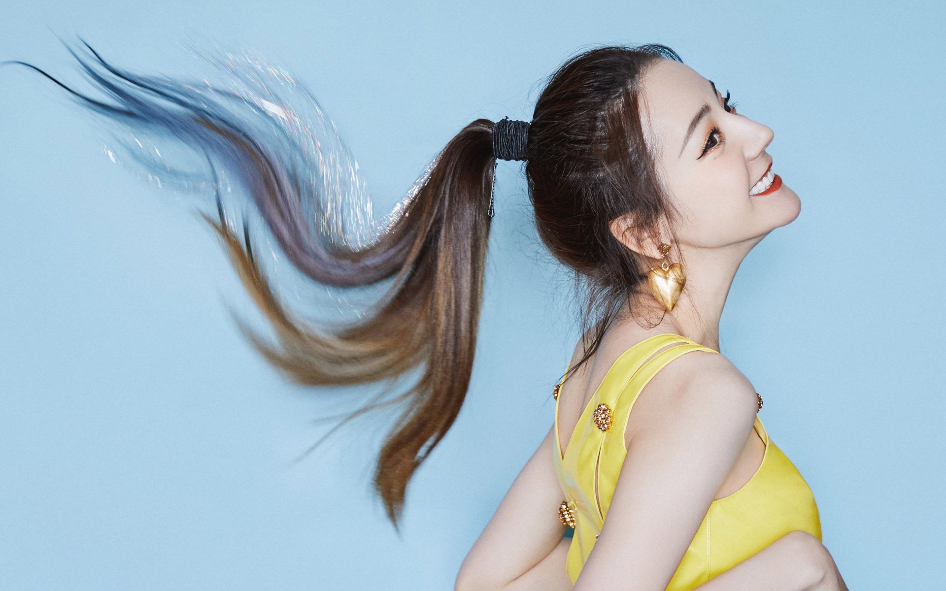 英格兰决胜局带走乌克兰，李刚仁带动全队节奏—足球之夜的激情与智慧