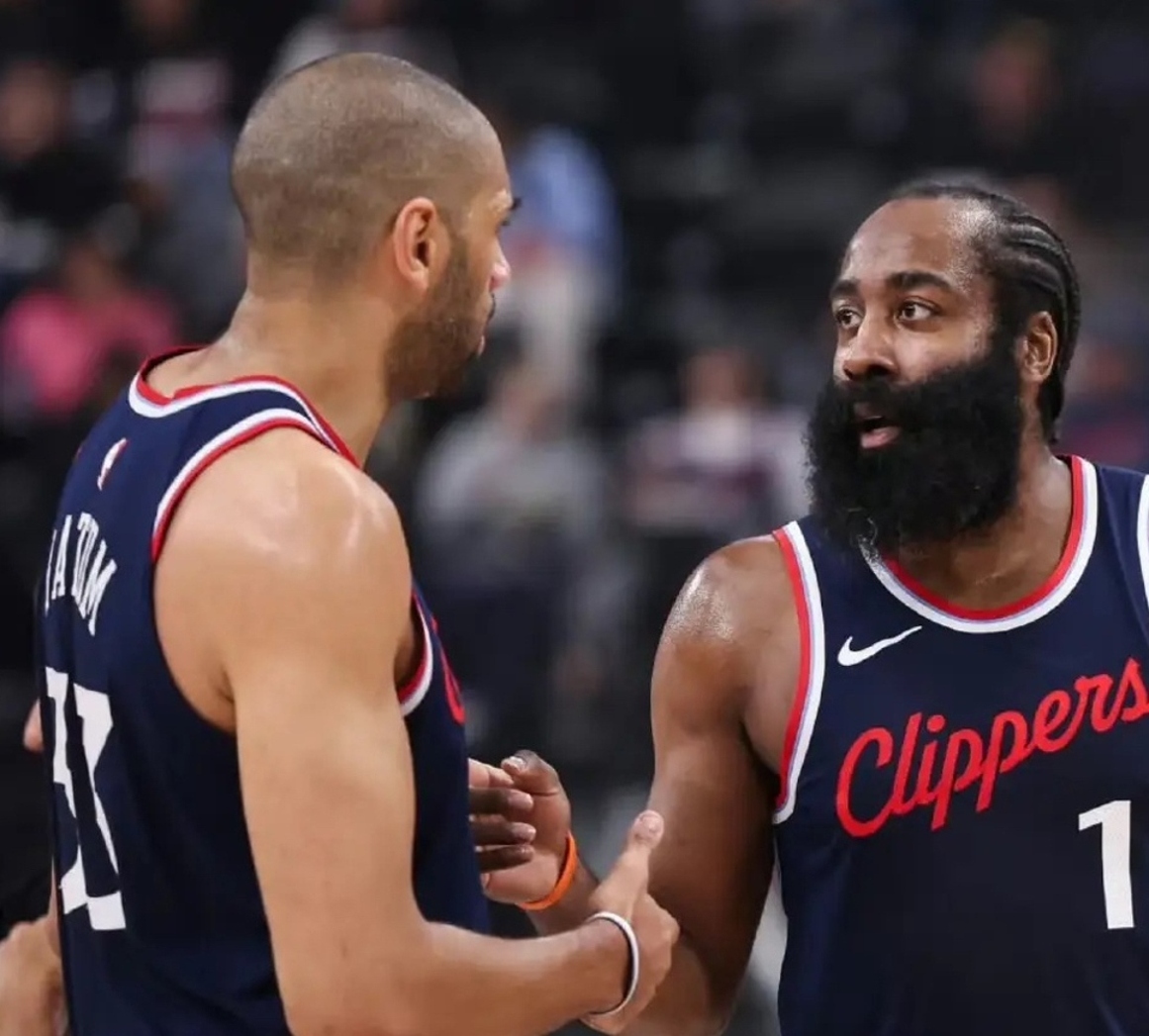 篮网对阵快船,利拉德关键进球定乾坤 篮网对阵快船,利拉德关键进球定乾坤